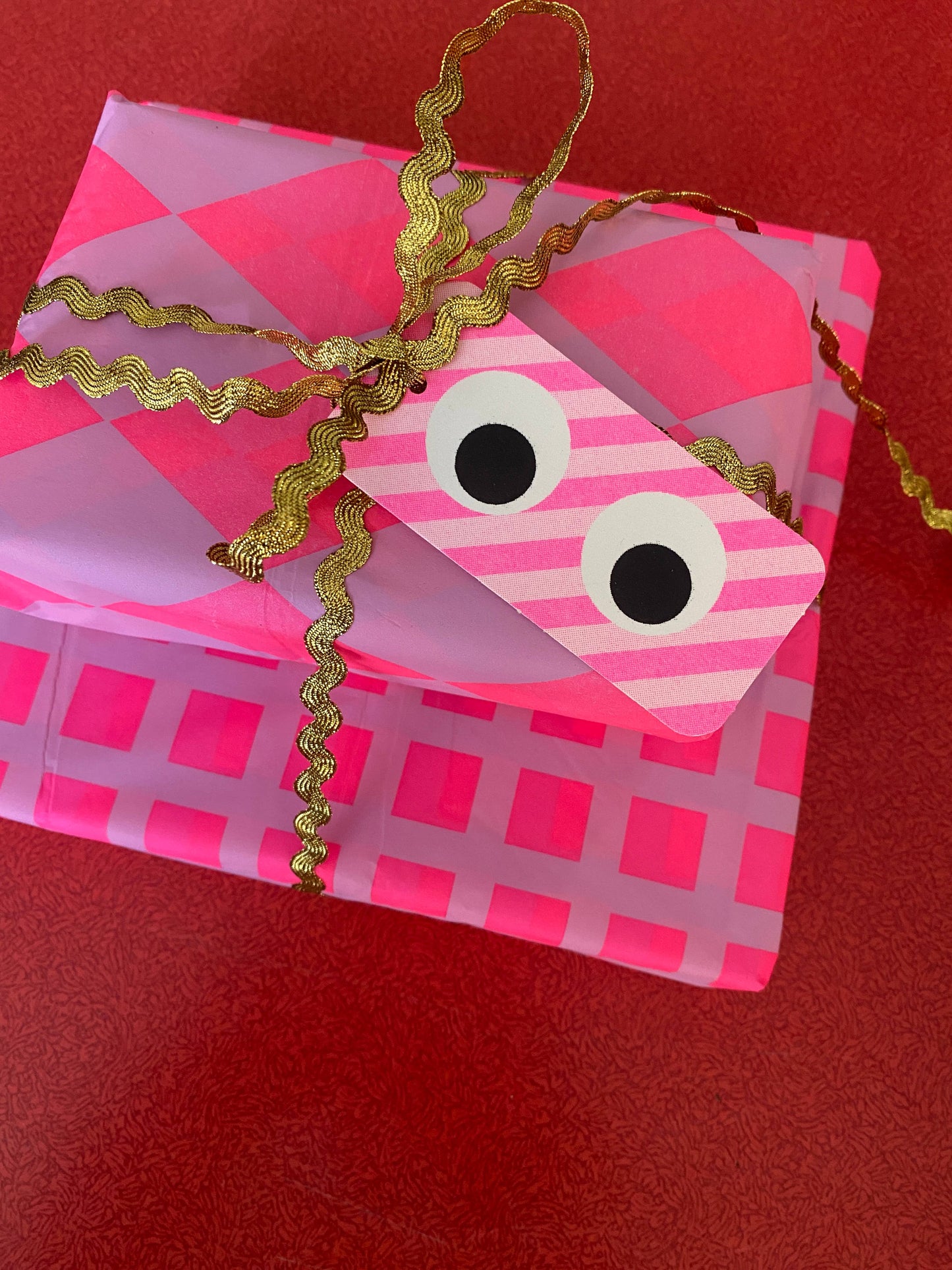Luxury Patterned Tissue Paper Gift Wrap | Flouro Pink/Lilac