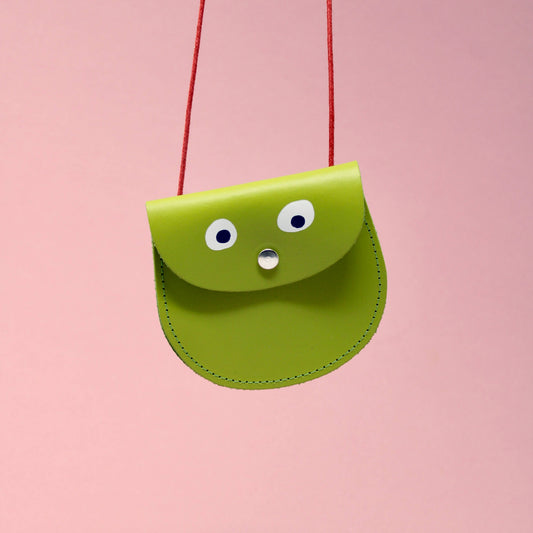 Googly Eye String Purse: Apple