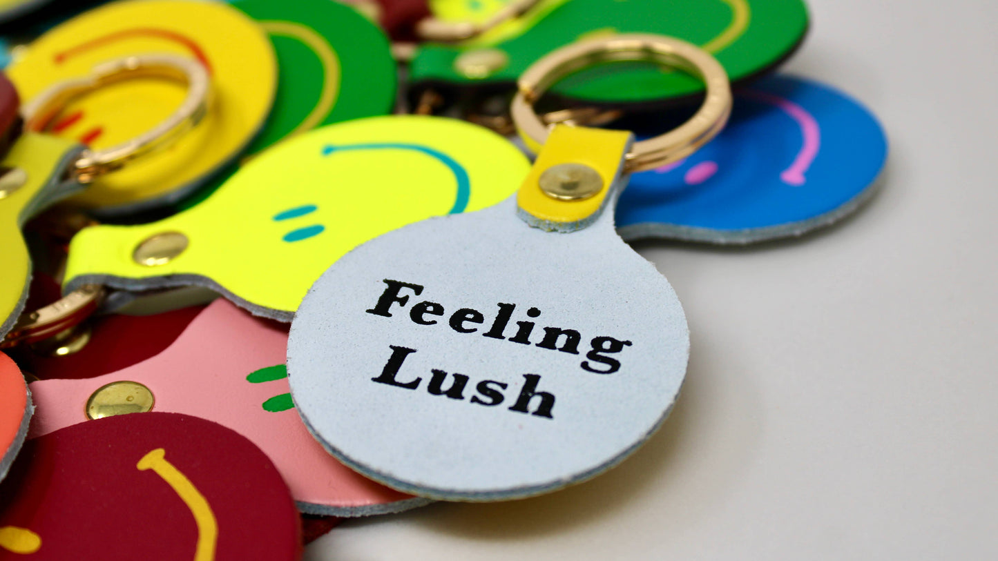 Feeling Lush Smilie Face Key Fob: Pale Pink