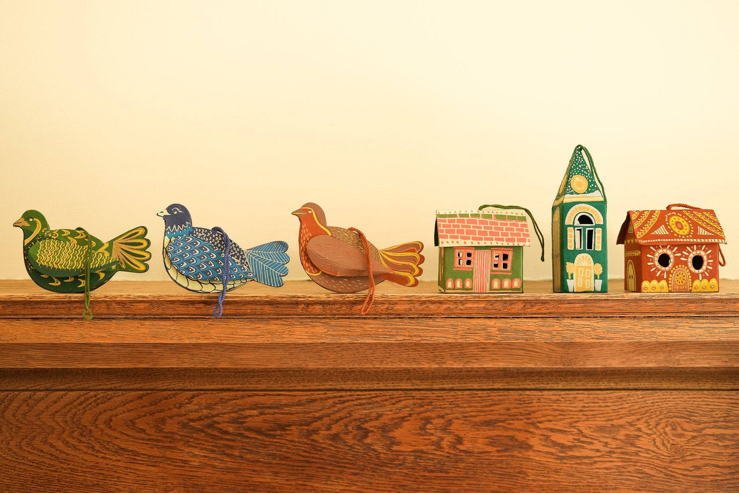 Robin Screen-Printed Board Decoration